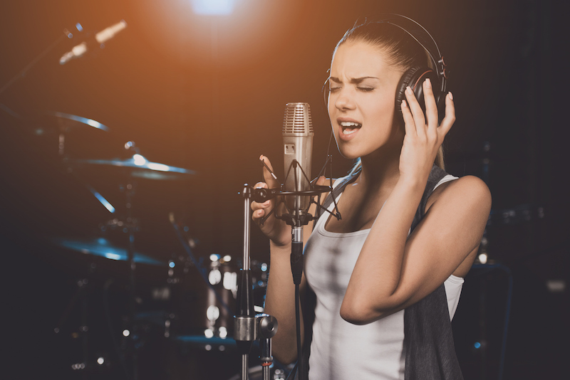 6 Tips to Expand Your Vocal Range (+ the Best Songs to Sing) - Sheet Music Now